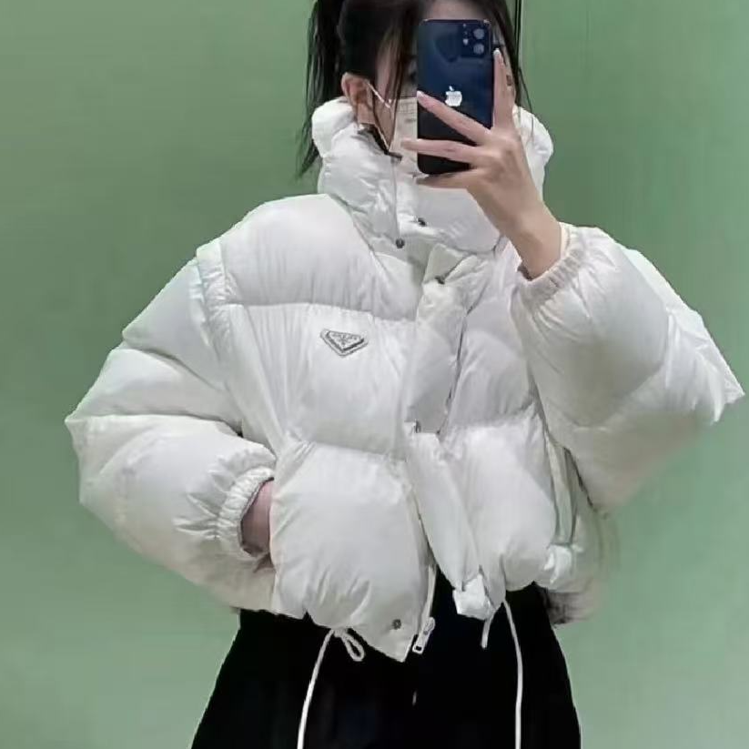 全新未使用 Prada/普拉达 短款徽标棉服/38码