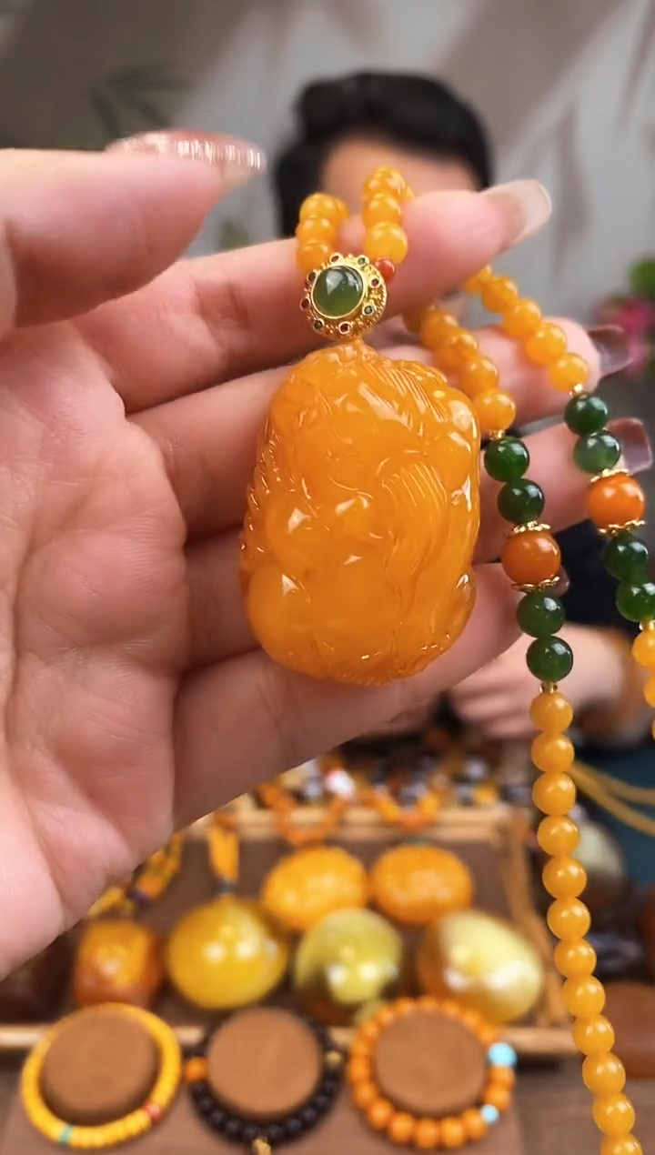 【闪购商品】琥珀裸石未镶嵌基地发货 一物一证 顺丰包邮