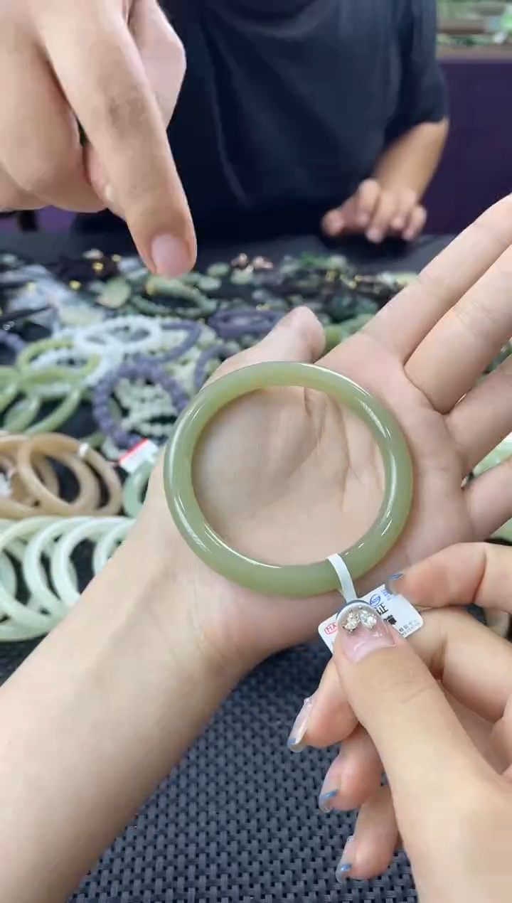 和田玉未镶嵌颈饰天然和田玉圈口53  0478