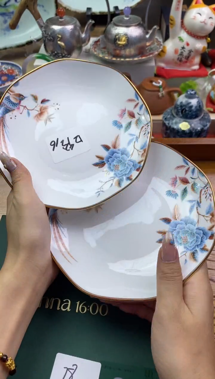 【闪购商品】瓷片隆莲瓷器欢迎大家