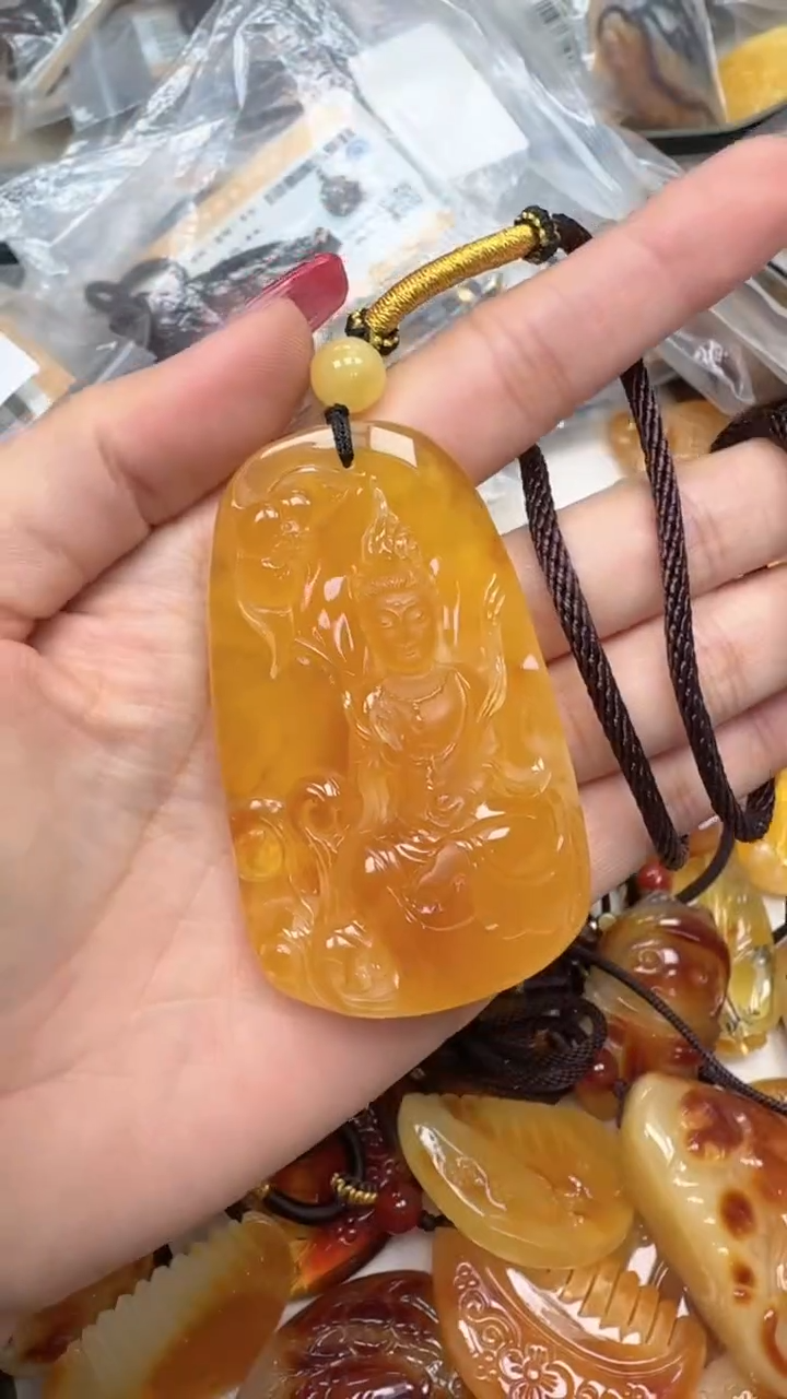 裸石琥珀未镶嵌如图