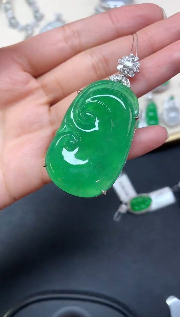 【闪购商品】翡翠吊坠(不含链)18K金镶嵌吊坠A301|1280000