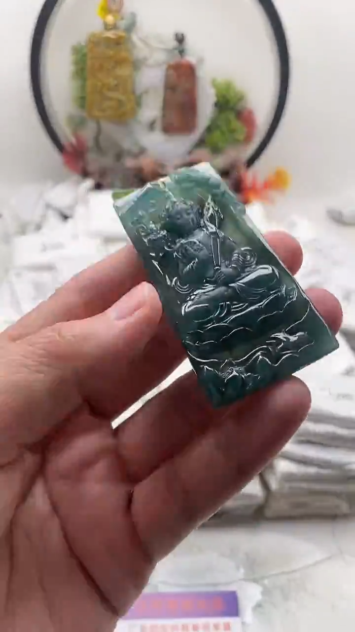 颈饰未镶嵌翡翠虚空藏