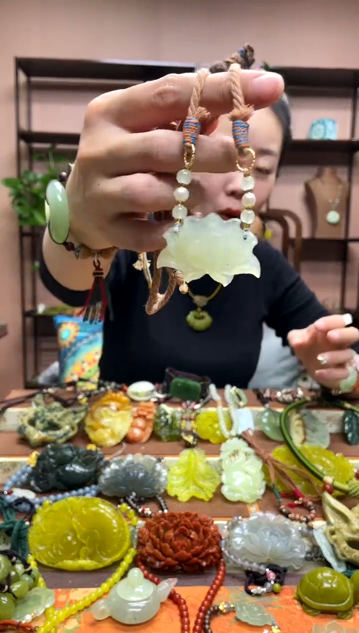 未镶嵌岫玉吊坠·
