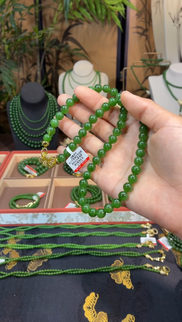 颈饰未镶嵌和田玉（碧玉）8阳绿微矿锁骨链