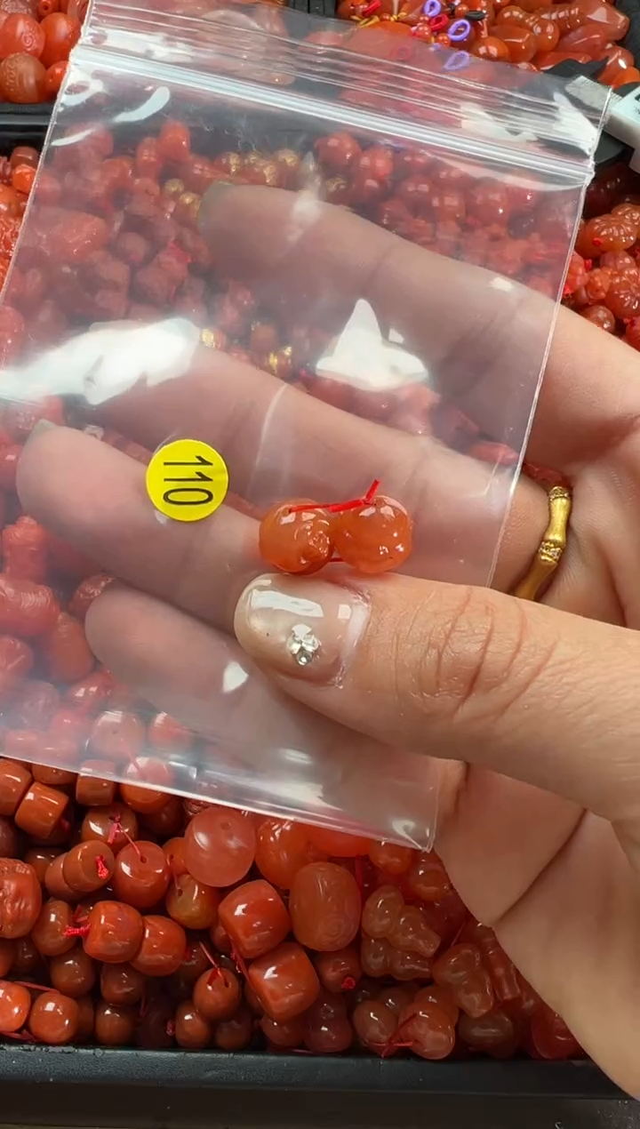 【闪购商品】南红玛瑙颈饰未镶嵌1