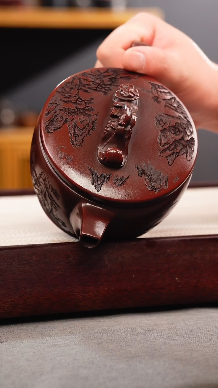 茶壶紫砂铁皮石红 如意汉瓦 刻绘