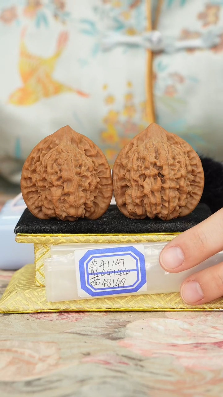 【闪购商品】文玩核桃把件官帽