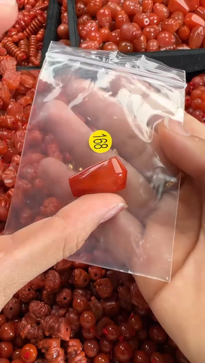 【闪购商品】南红玛瑙颈饰未镶嵌1