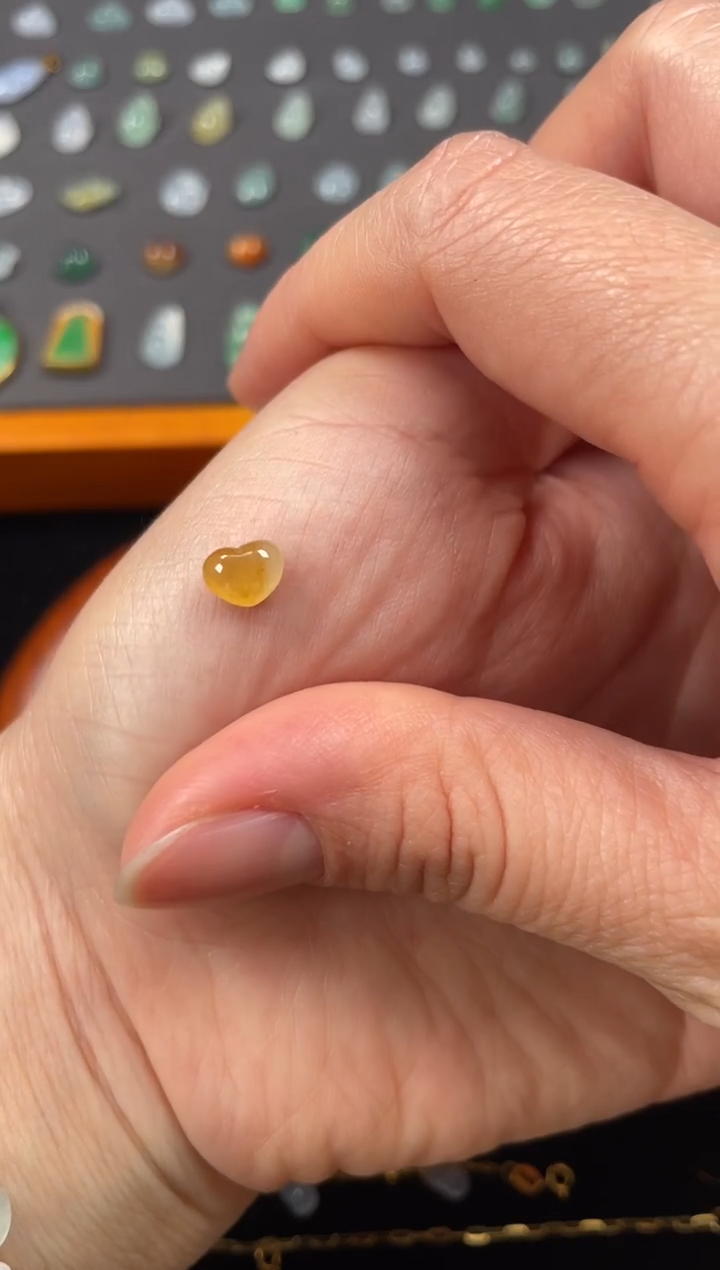 吊坠(不含链)18K金镶嵌翡翠一个JK629