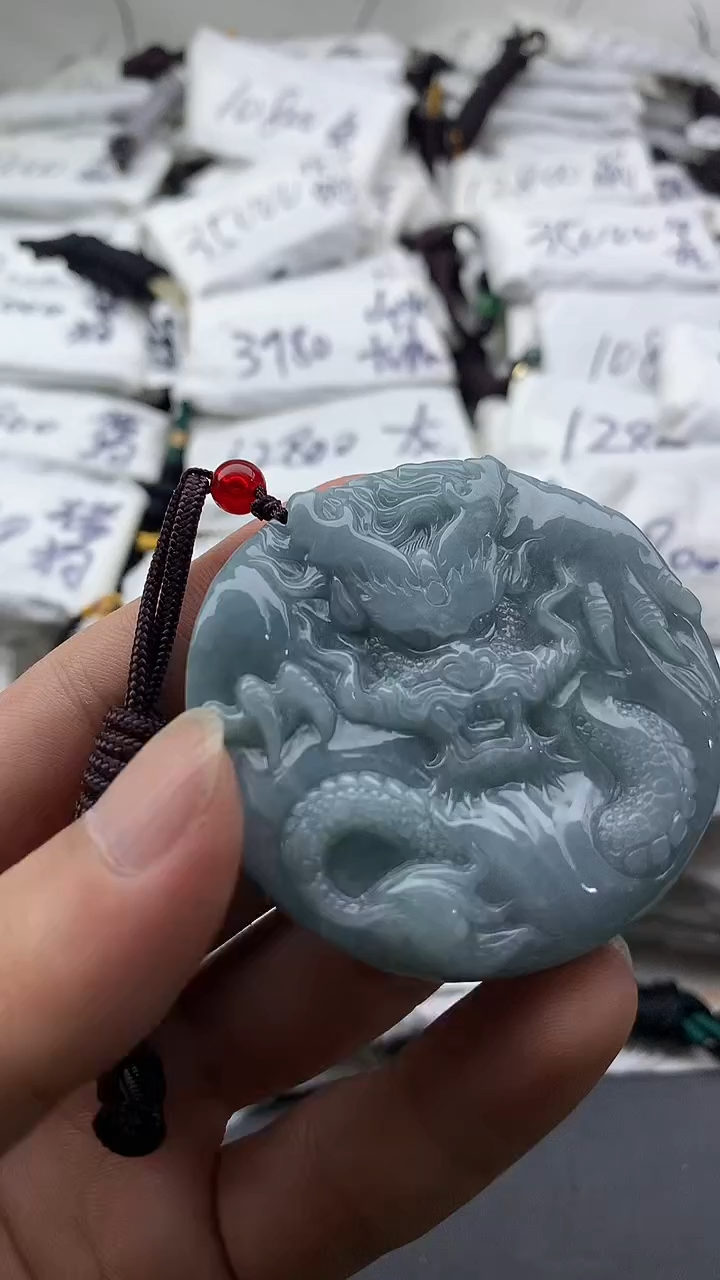 【闪购商品】翡翠颈饰未镶嵌5555555555555