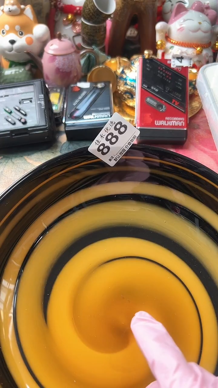 手工艺品琉璃立*黄色旋涡造型