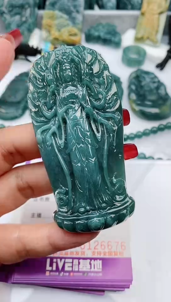 【闪购商品】翡翠颈饰未镶嵌              