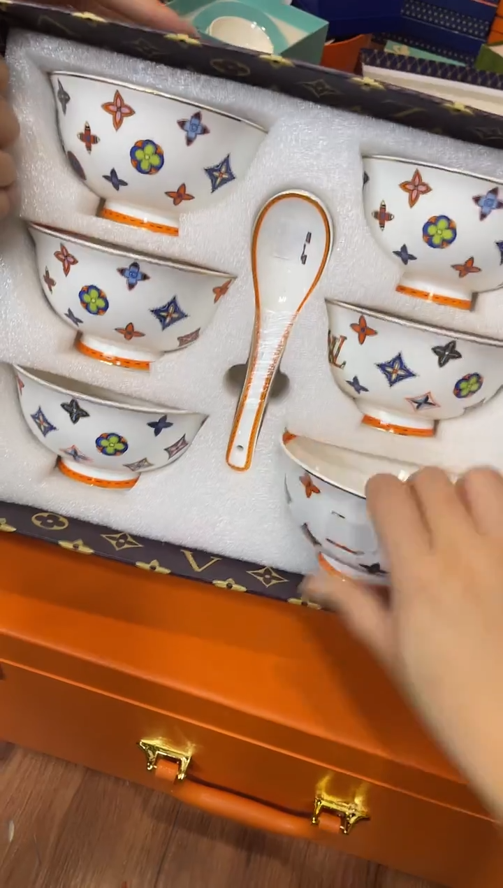 杯鸿辉家品牌瓷器，京东包邮！