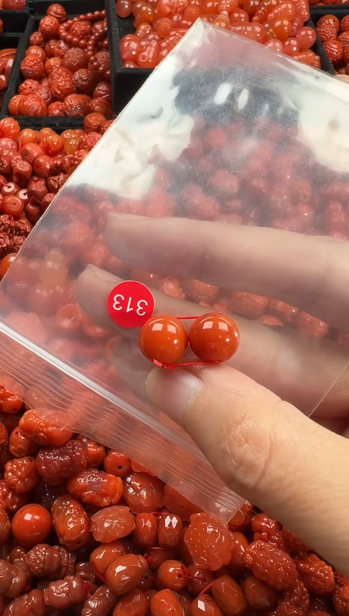颈饰未镶嵌南红玛瑙1