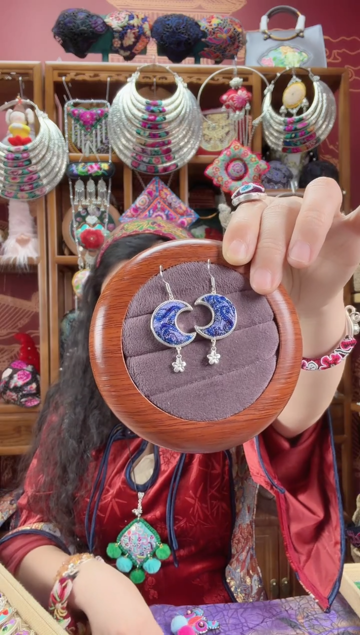 刺绣耳环91甜甜家