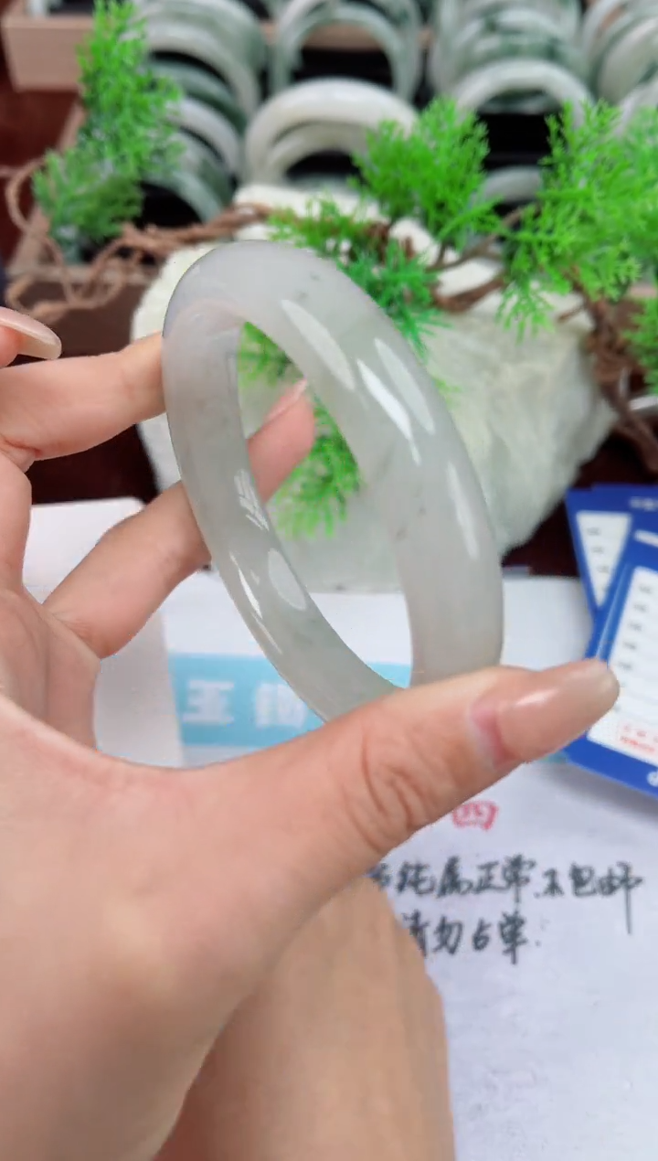 【闪购商品】石英质玉手镯未镶嵌355