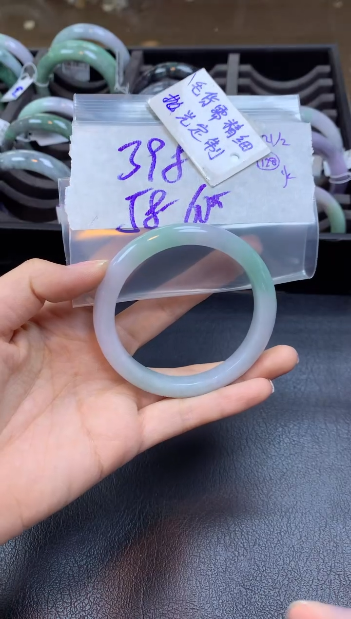 【闪购商品】定制翡翠未镶嵌手镯毛货需精细抛光+多人+398元
