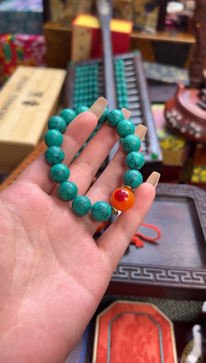 瓷片--------瓷---------绿绿带点红