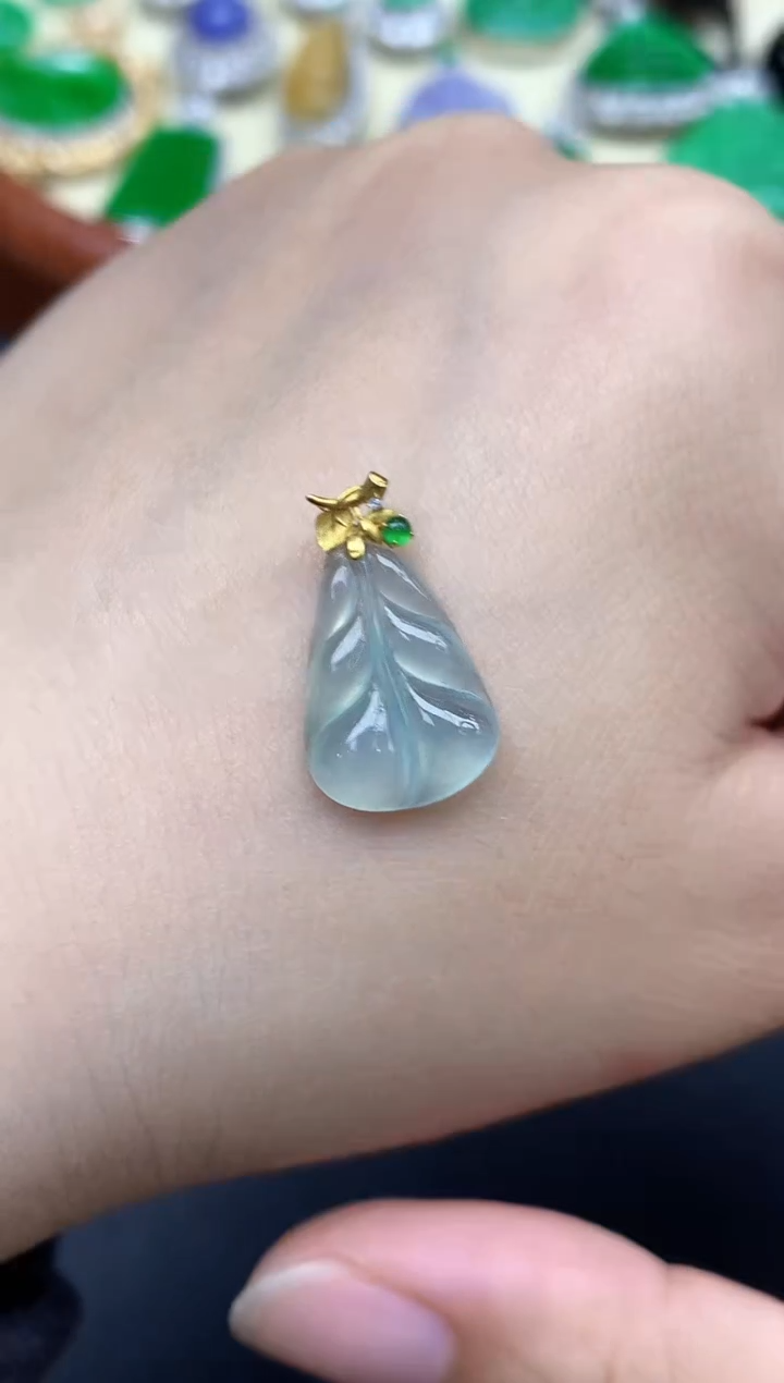 颈饰18K金镶嵌翡翠53-中国好珍宝