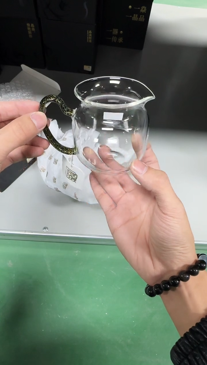 黑金小圆满公道杯  晶焱金标