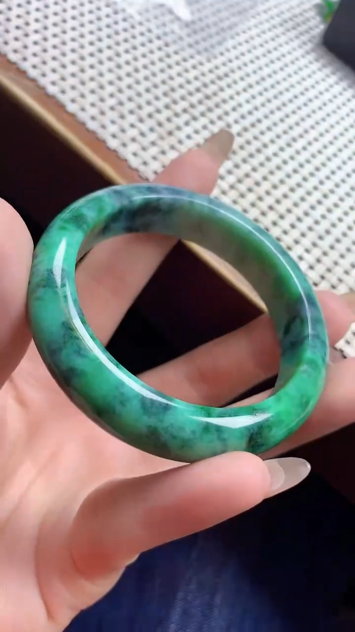 【闪购商品】翡翠手镯未镶嵌手镯