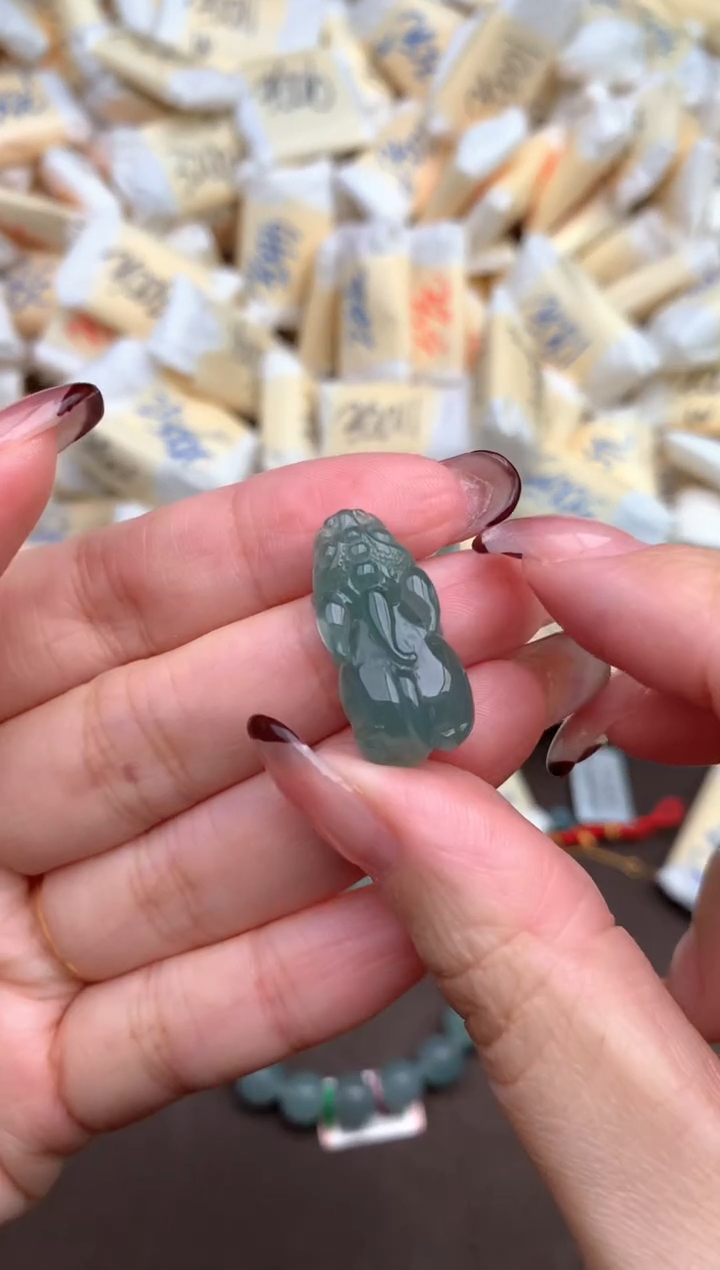 【闪购商品】翡翠挂件未镶嵌—