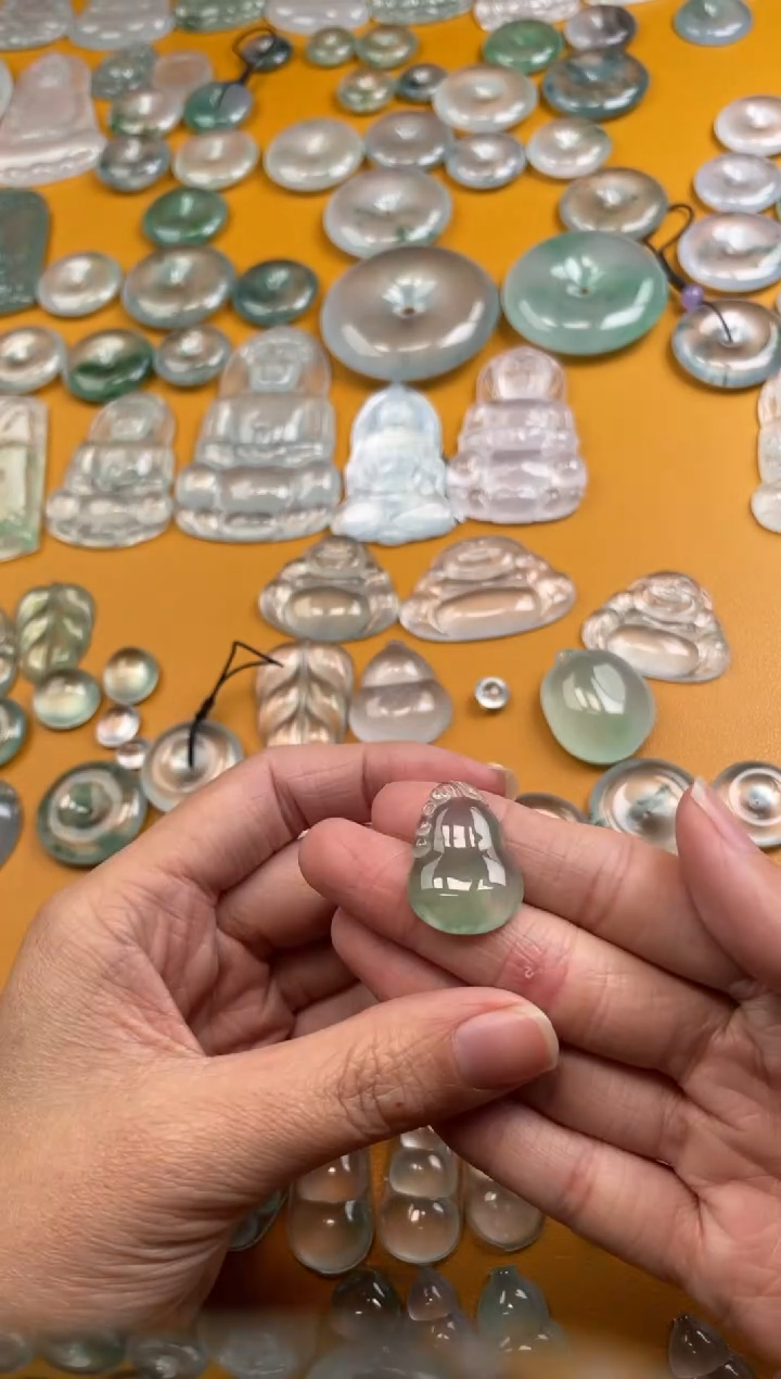 【闪购商品】翡翠吊坠(不含链)未镶嵌葫芦 24 17.3 5.0