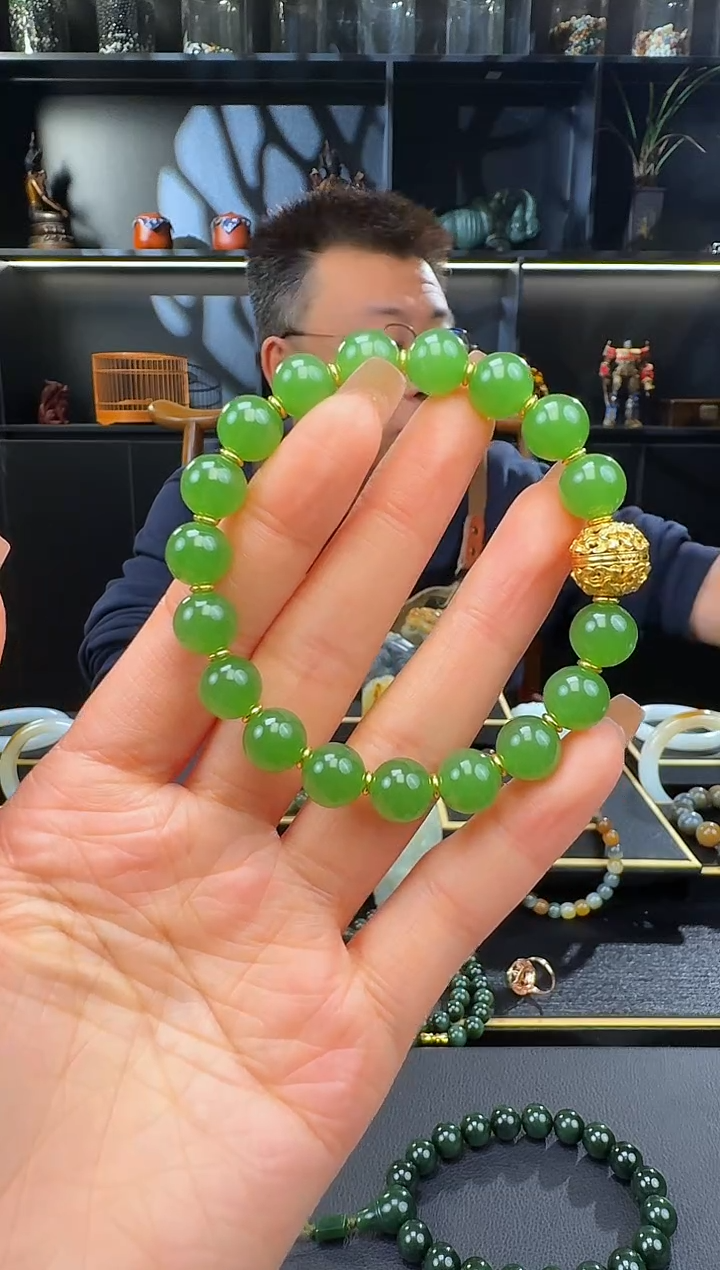 颈饰未镶嵌和田玉h*t10mm碧玉圆珠手串