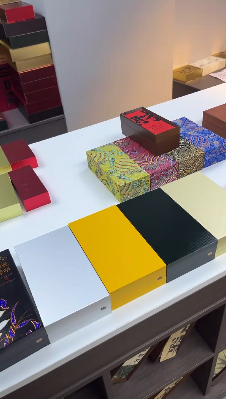 新款礼盒的空白样品1套