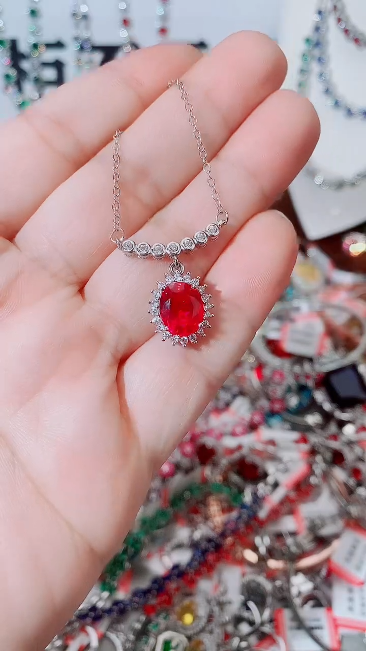 颈饰未镶嵌红宝石  