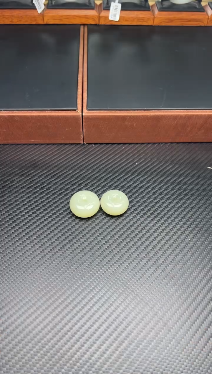吊坠(赠链)未镶嵌和田玉且末迪克兰二细多样性发货拍一发一