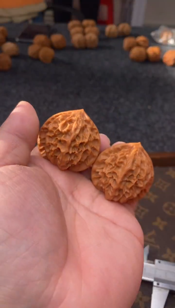 把件文玩核桃B180号41尺血麒麟
