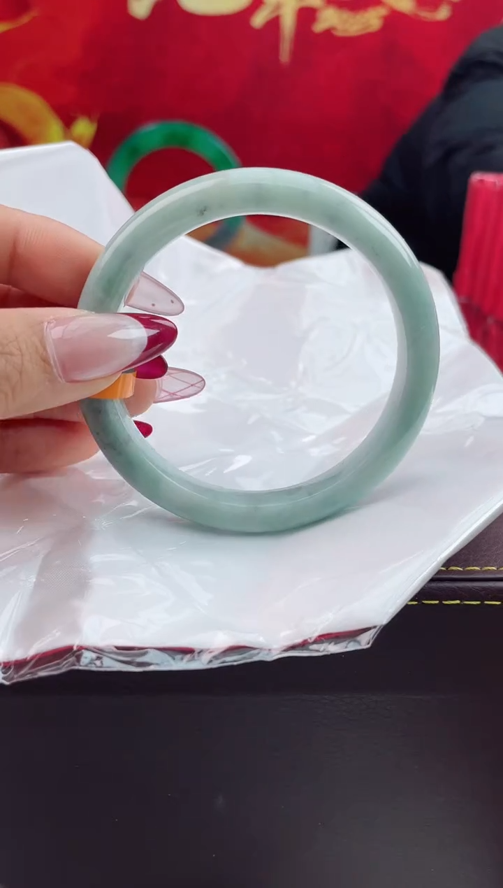 【闪购商品】翡翠手镯未镶嵌3翡翠手镯（微瑕）