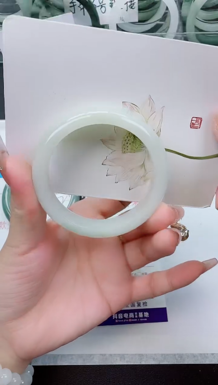 【闪购商品】石英质玉手镯未镶嵌132号/52-53圈