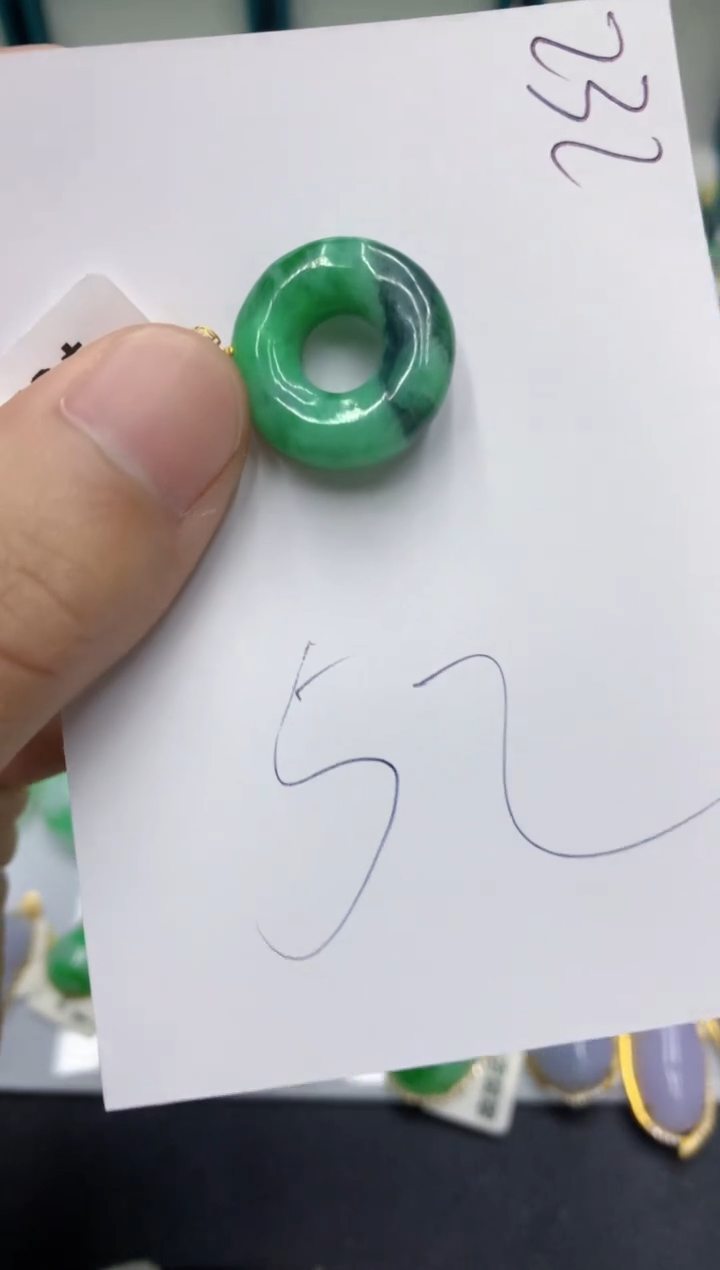 【闪购商品】翡翠颈饰18K金镶嵌翡翠