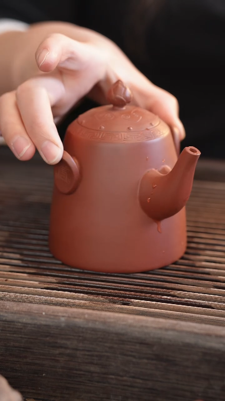 茶壶紫砂【雕刻的大象壶】280c