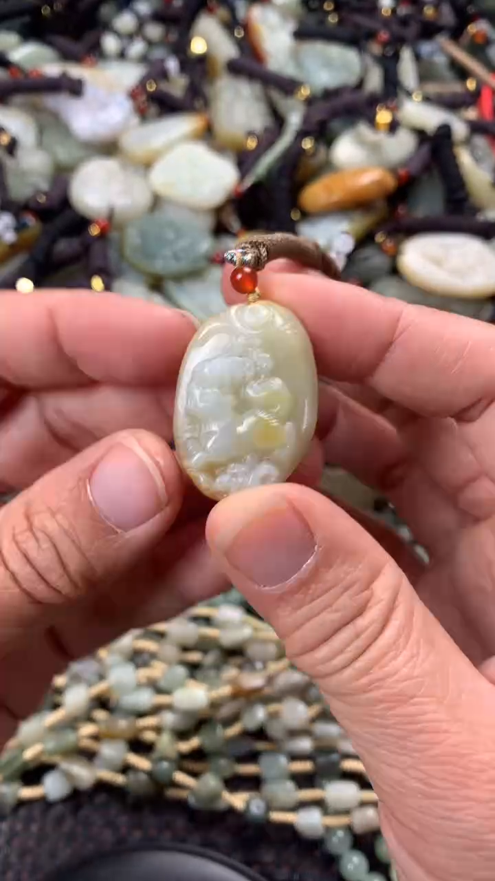 【闪购商品】和田玉颈饰未镶嵌多样性发货没有证书拍一发一有瑕