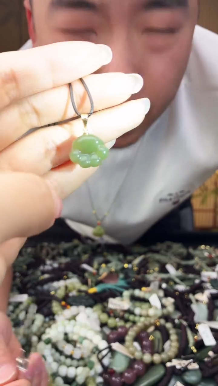 颈饰未镶嵌和田玉多样性发货，拍一发一