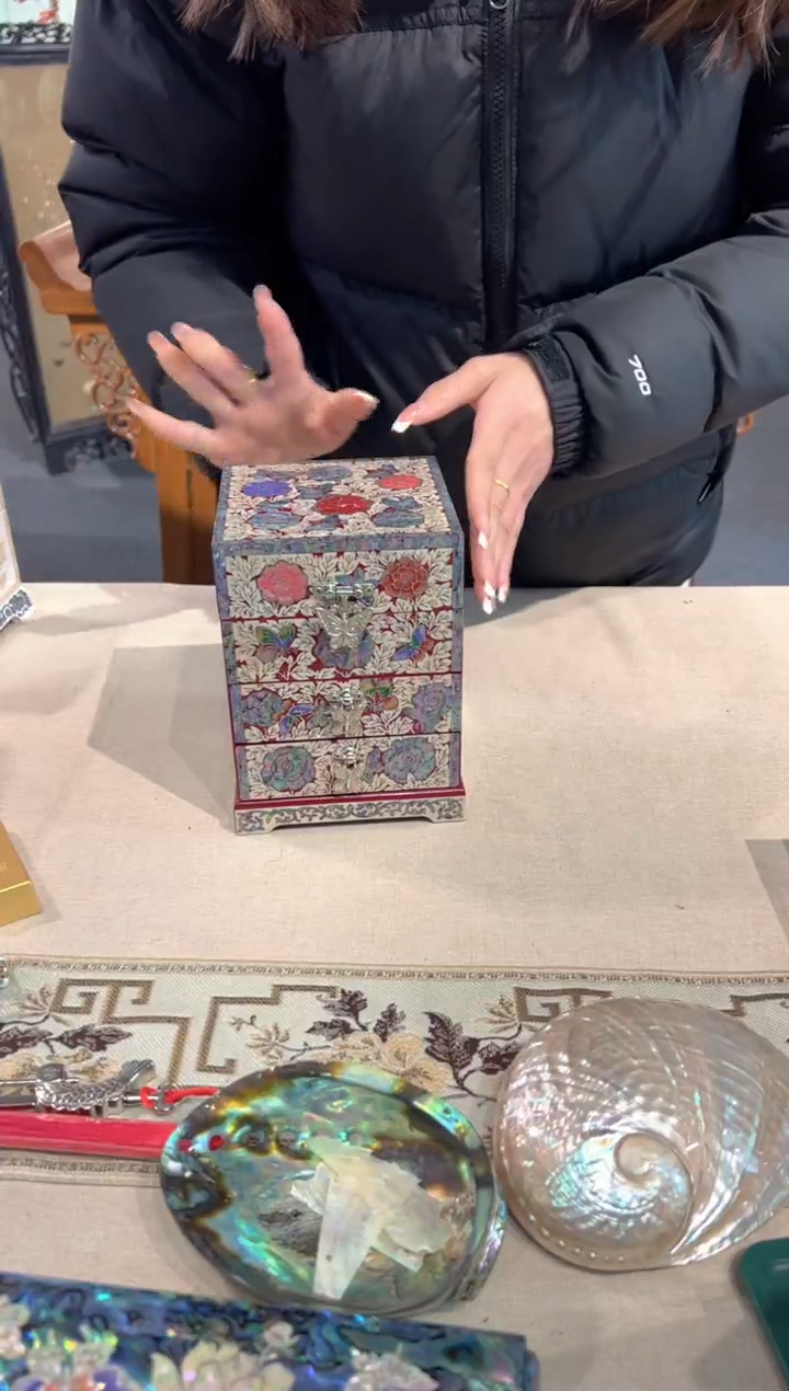 【闪购商品】蓝边红底·弘贝雅螺钿漆器文化馆