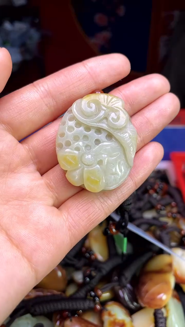 【闪购商品】和田玉未镶嵌颈饰23