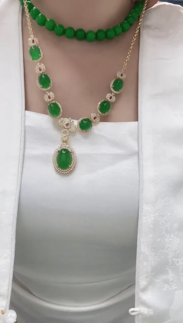 高货豪镶满绿晚礼服款鸽子蛋