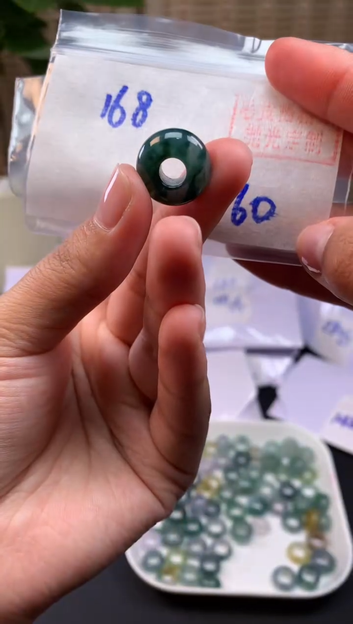 【闪购商品】定制翡翠未镶嵌甜甜圈#168元随机拍一发一毛货需抛光