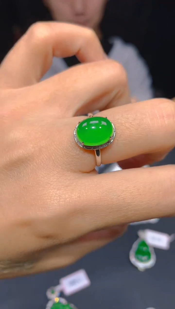 【闪购商品】定制翡翠18K金镶嵌184多样性发货（发其一）