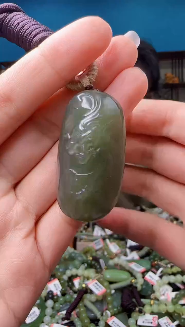 颈饰未镶嵌和田玉1