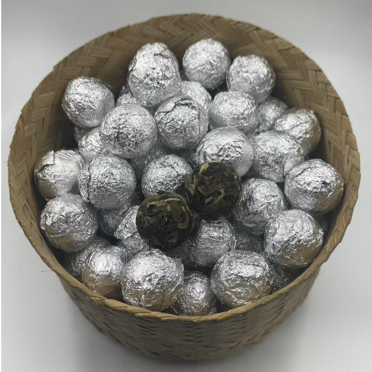 2018年南糯山 白茶龙珠生 8g/颗