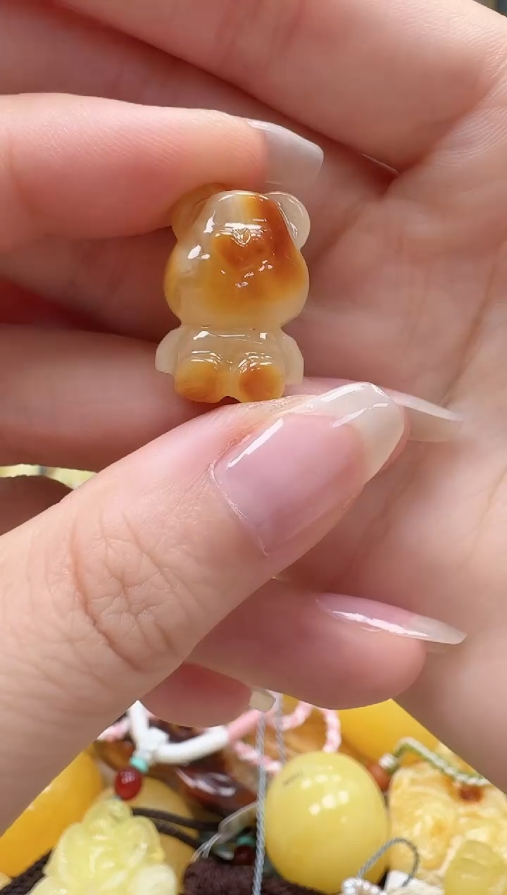 裸石琥珀未镶嵌如图