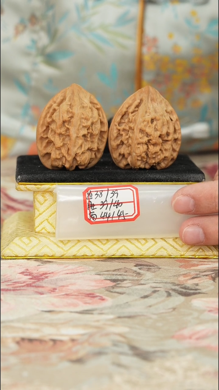 【闪购商品】文玩核桃把件马蹄