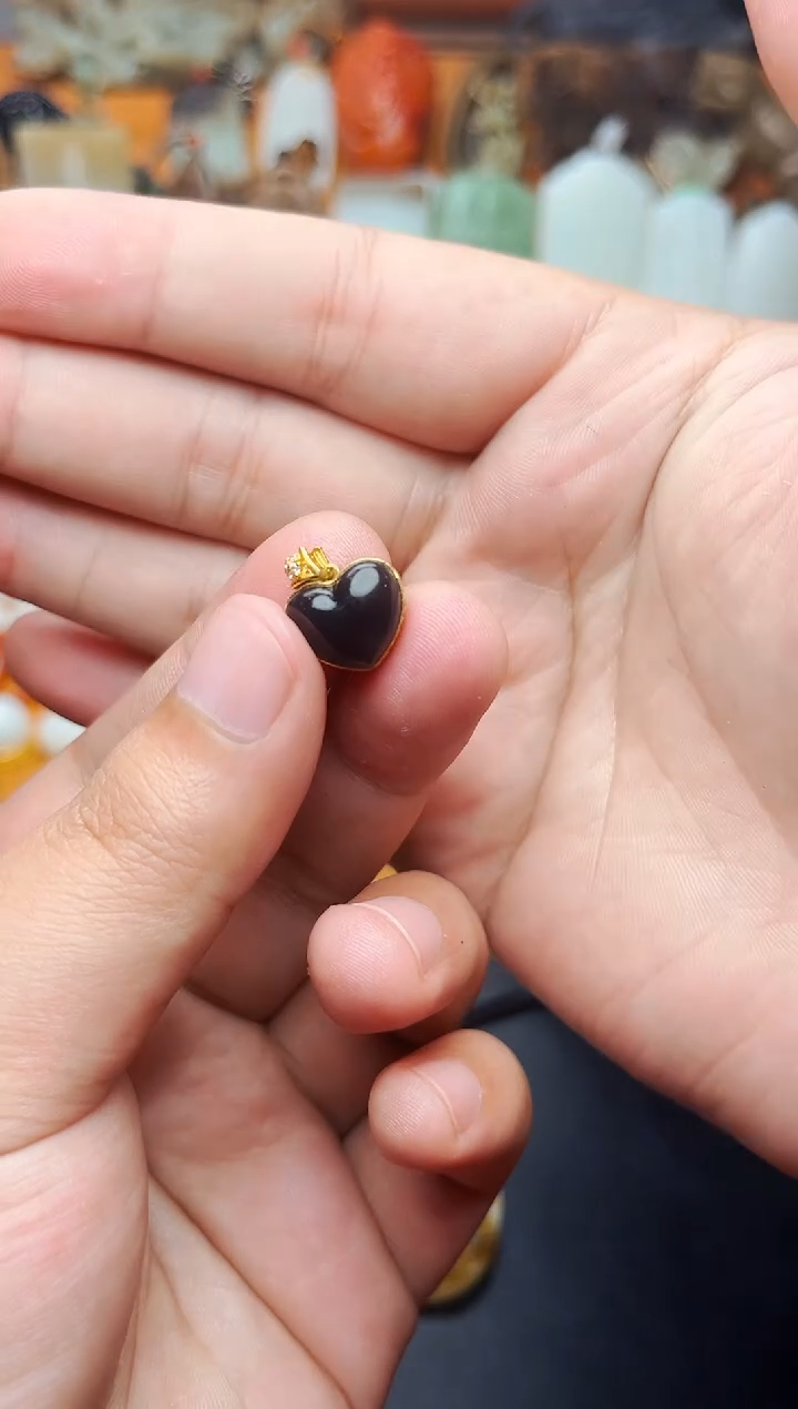 【闪购商品】和田玉颈饰18K金镶嵌爱心01