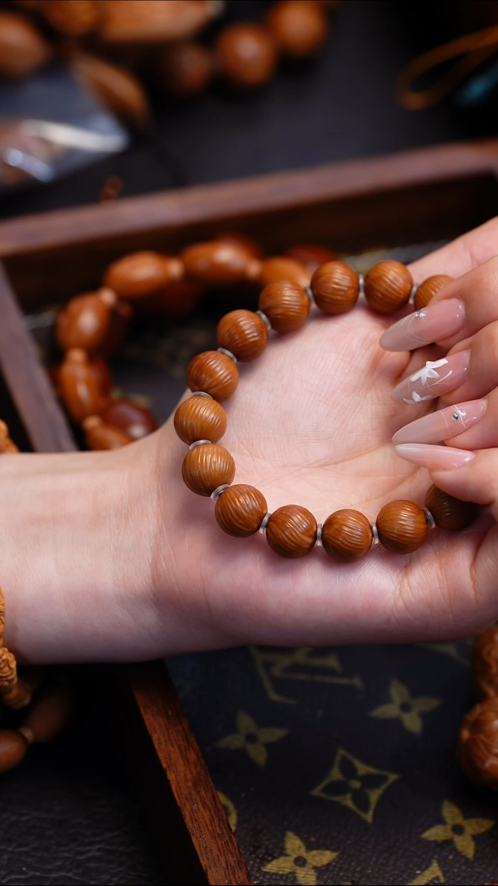 【闪购商品】橄榄核吊坠苏工橄榄核